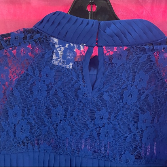 Masseys XL Beautiful Blue Ruffled Layered Lace Neck Top Shirt Blouse - Picture 6 of 6